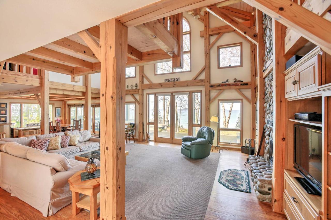 Gorgeous Charlevoix Home On Lake Michigan! Ellsworth Extérieur photo