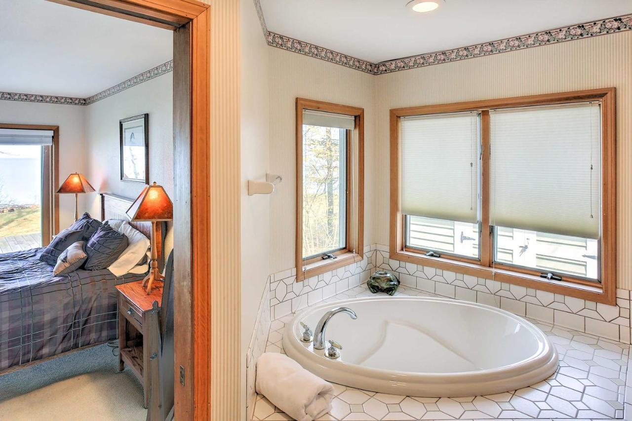 Gorgeous Charlevoix Home On Lake Michigan! Ellsworth Extérieur photo